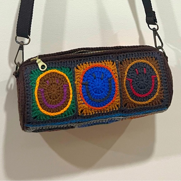 Colorful Crochet Smiley Face Shoulder Bag - Picture 3 of 11